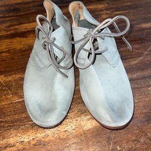 Jillian Oxford FRYE AND CO. Light Gray Leather Lace-Up Shoes